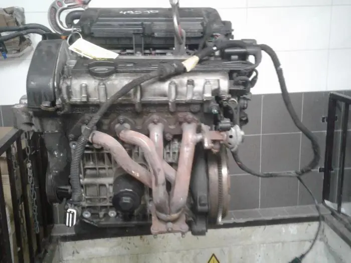 Motor Volkswagen Golf