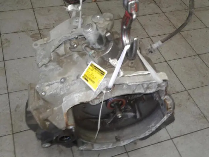 Versnellingsbak Opel Corsa D 07-