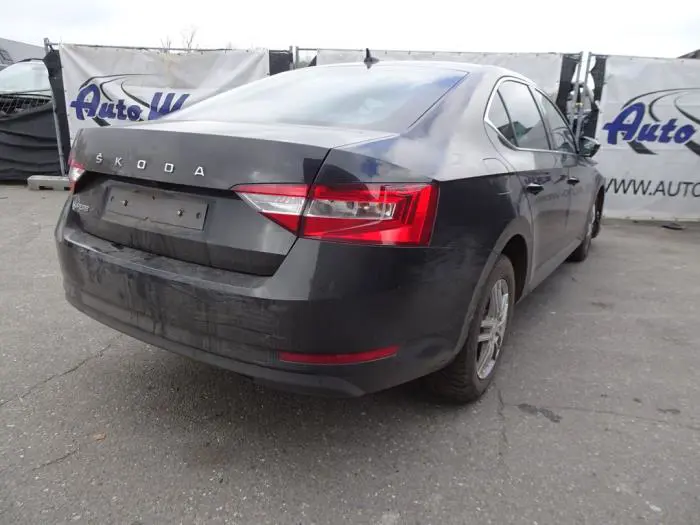 Achterklep Skoda Superb