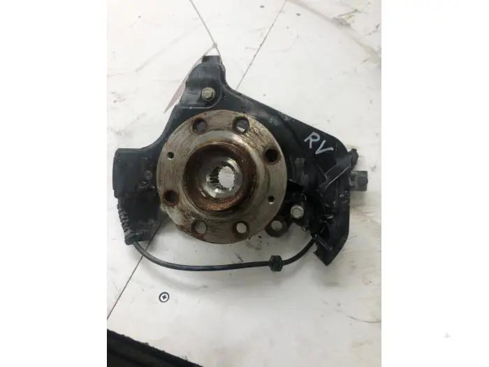 Fusee rechts-voor Opel Corsa