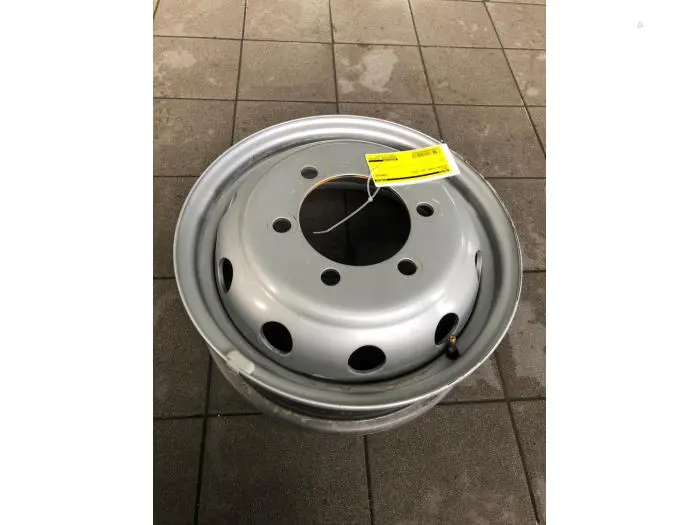 Velg Nissan NT400