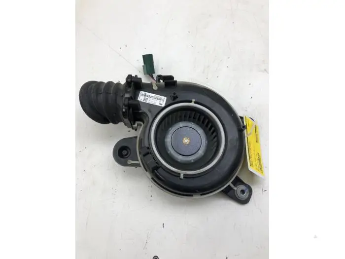 Kachel Ventilatiemotor Renault Clio